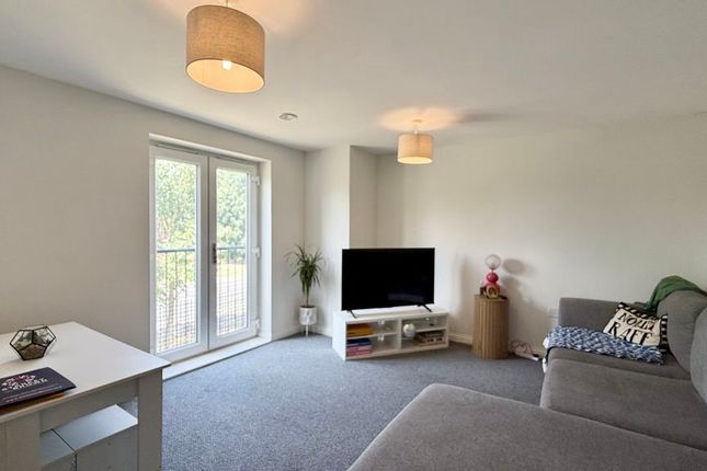 18, Pintail Close, Scunthorpe photo 2