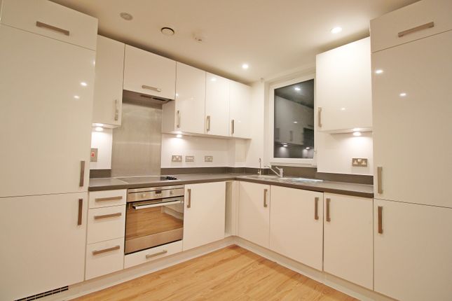 2 Bed Flat To Rent Pontes Avenue, Hounslow Tw3