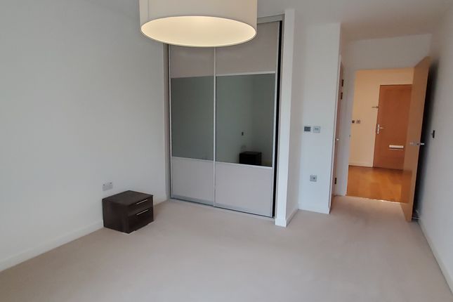 Flat to rent in Colindale Gardens, Thonrey Close, London