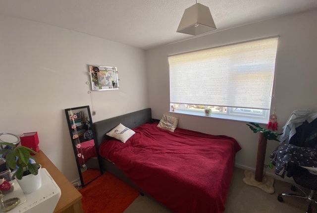 14, Conisborough, Swindon photo 5