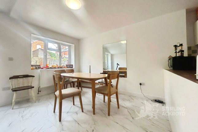 ROOM 2, 40, Springfield Road, Surrey photo 2
