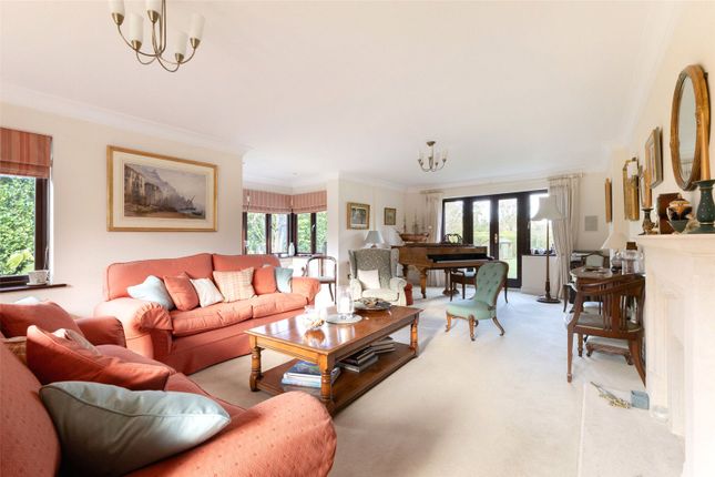 Victoria Lodge,, Harvest Hill, Buckinghamshire photo 2