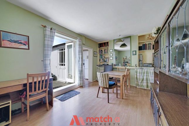 20, Thornbury Road, Isleworth photo 4