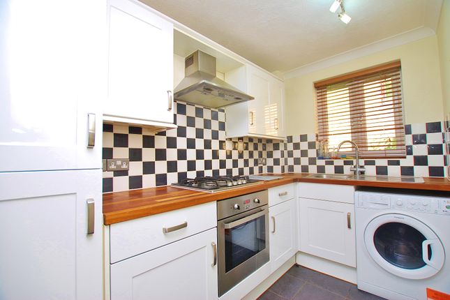 86, Dairymans Walk, Guildford photo 2