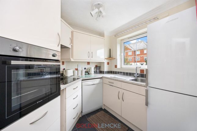 22, Amber Court, Holland Road, Hove photo 3