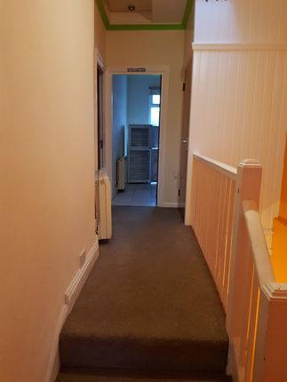 30 Wood End Green Road, HAYES photo 4