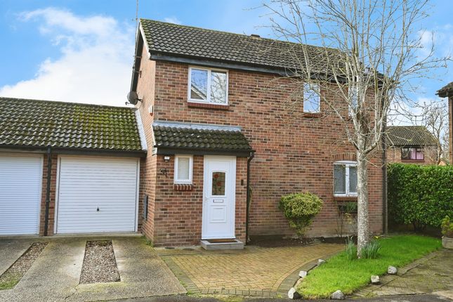 Thumbnail Detached house for sale in Northam Close, Lower Earley, Reading