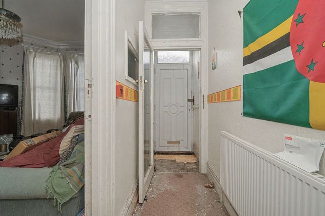 4 Brighton Avenue, Blackpool photo 2