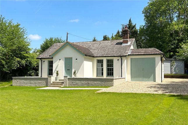 Thumbnail Bungalow for sale in Froxfield, Petersfield, Hampshire