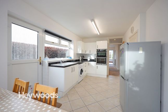41 Golborn Avenue, Stoke-On-Trent photo 3