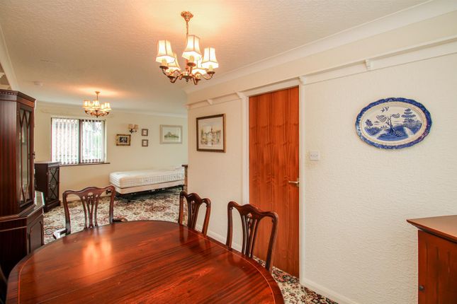 39, Limetrees, Pontefract photo 4