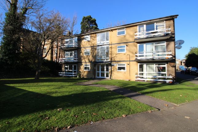 Flat for sale in The Avenue, Worcester Park
