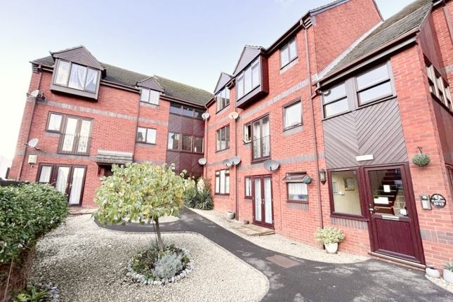 Thumbnail Flat to rent in Birchett Road, Aldershot