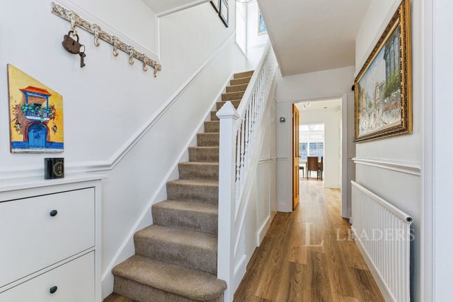 Sayes Court, Addlestone photo 4