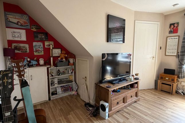 24 Eildon Crescent, Airdrie photo 4