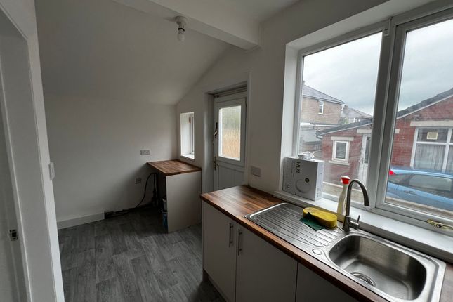 3, Seagrave Road, Huddersfield photo 5
