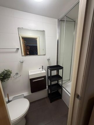 Flat 5 A, 6, Foster Street, London photo 5