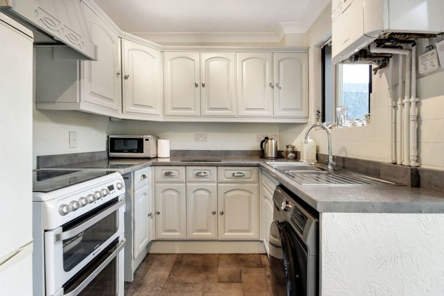 49, Chapel Wood, Longfield photo 4