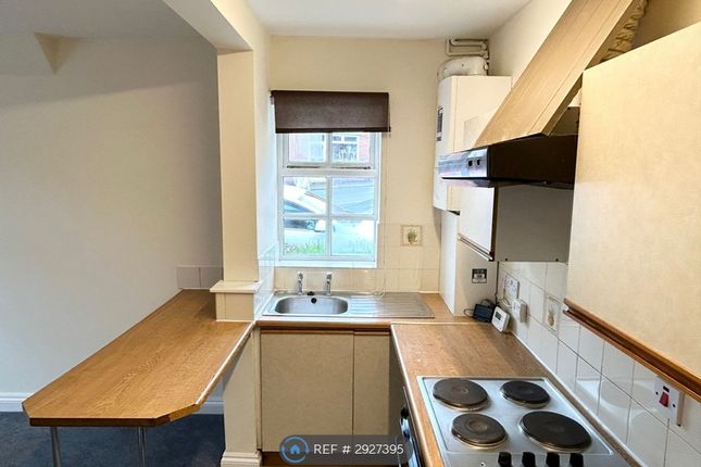 Flat, High St Newhall, Swadlincote photo 2
