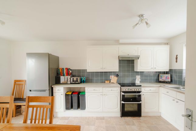 20 Grasmere Close, Bristol photo 4