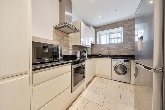 Flat A, 3, Dartmouth Terrace, London photo 3