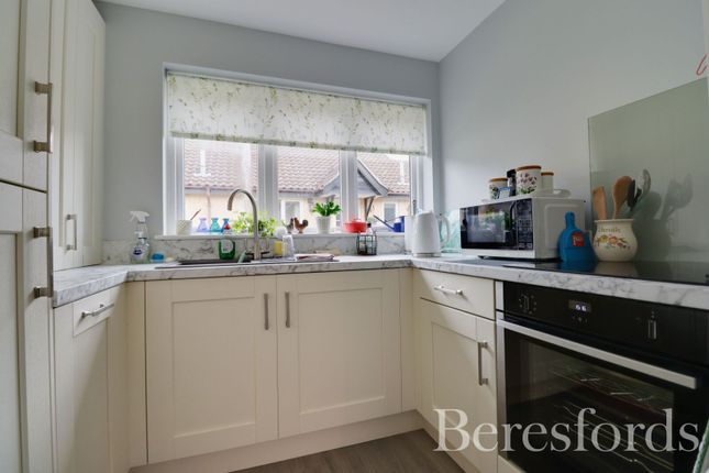 40, Newnham Green, Essex photo 4