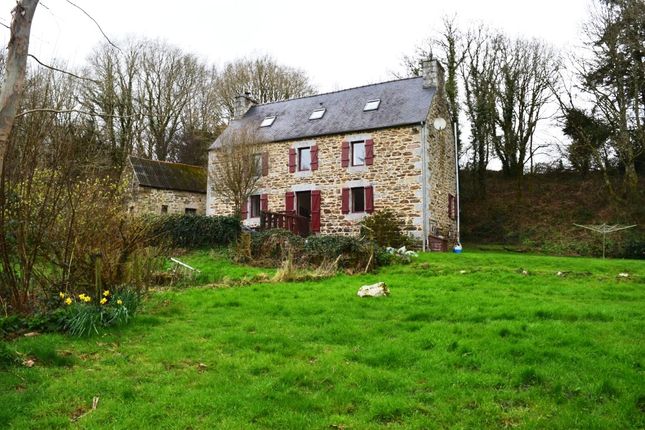 Detached house for sale in 22810 Plougonver, Côtes-D'armor, Brittany, France