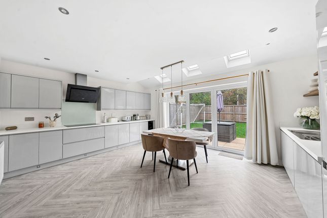 7 Elderberry Drive, Harrogate photo 2