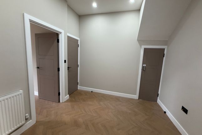 10 Penerley Road, London photo 3