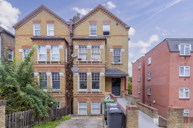Thumbnail Flat to rent in Knollys Road, London