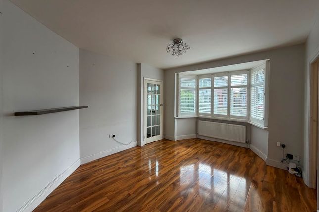 26, Stratford Road, Hayes photo 3