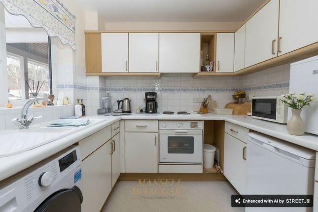 8 Kennard Court Riverside, Forest Row photo 2