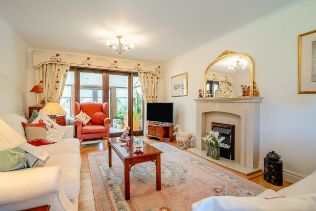 9, Centurions Court, Caerwent, Caldicot photo 3