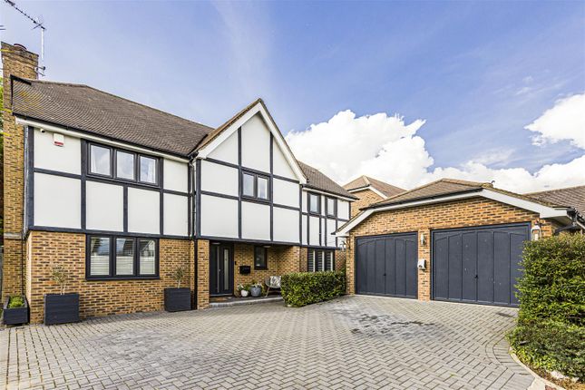 Thumbnail Detached house for sale in The Lynch, Hoddesdon