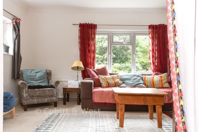 Woodside Cottages, Bedlow Lane, Cranleigh photo 4
