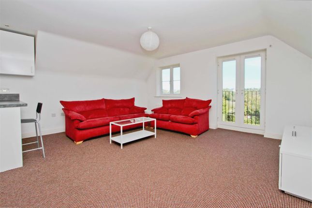 6, Overton House, Uxbridge photo 2