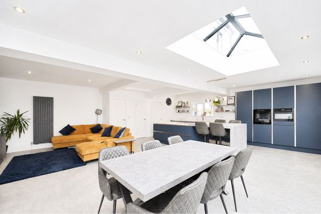 12, Queensway, Leeds photo 4