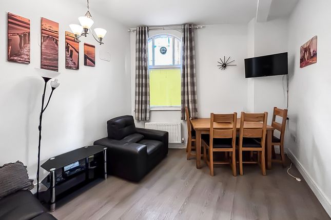 Flat Ground Floor Flat, 18, Ambrose Street, Cheltenham photo 3