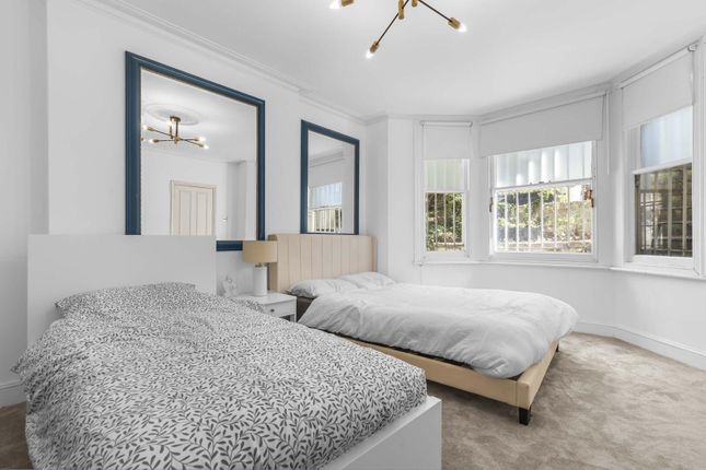LGF, 30, Glazbury Road, London photo 5