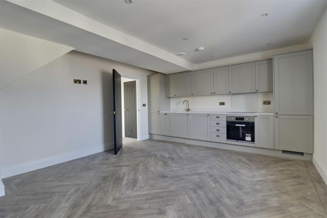 Apartment 8, 1, Portland Terrace, Southsea photo 2