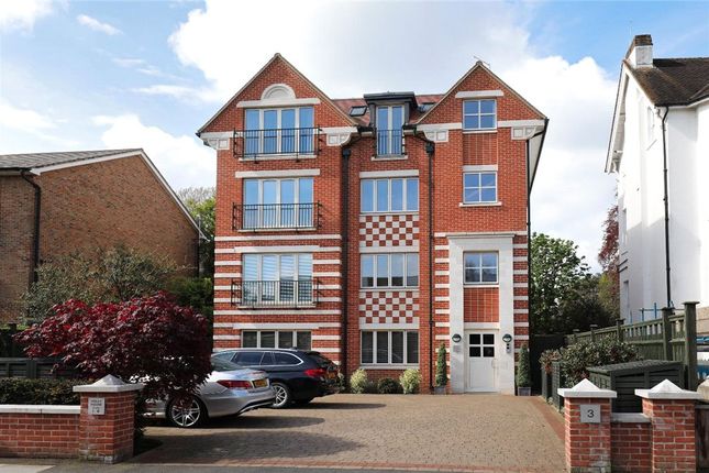 Thumbnail Flat for sale in Clifton Road, Wimbledon