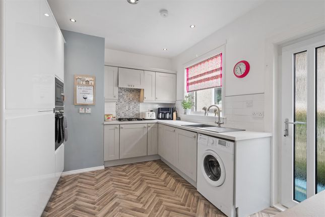 6, Starlaw Avenue, Bathgate photo 4