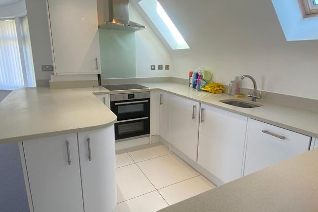 4 Portas House, 40, Queens Road, Frinton-on-Sea photo 3