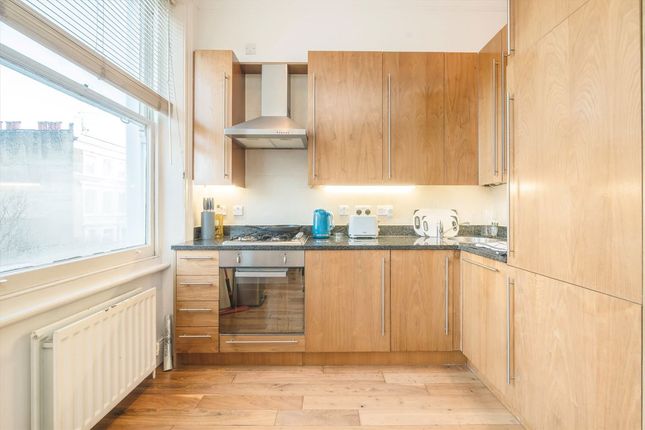 Flat 4, 49, Castletown Road, London photo 3