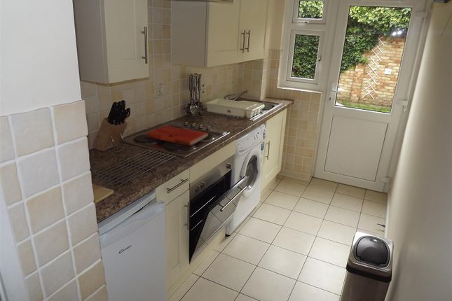 65, Crawley photo 3