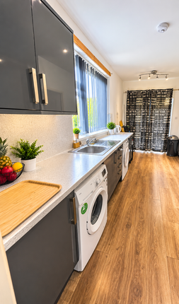 Room 6, 12 Heathcote Street, Hull photo 4