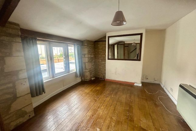 14a, Lowbourne, Melksham photo 3
