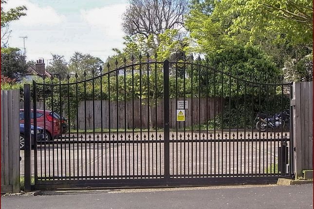 Windermere House, Barnet photo 5