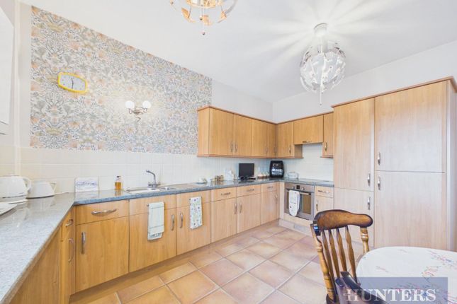 Flat 3, 4, Esplanade, Scarborough photo 4