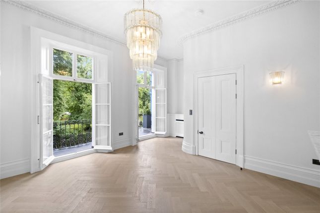3-bed terraced on 2, Royal Crescent, London, £2,950,000